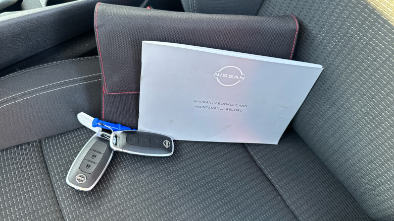 Nissan Qashqai 1.3 DiG-T MH Acenta Premium 5dr Petrol Hatchback